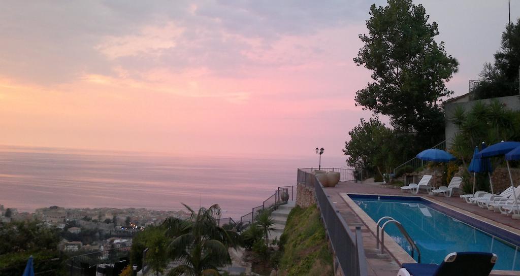 Villa Del Conte Drapia Esterno foto