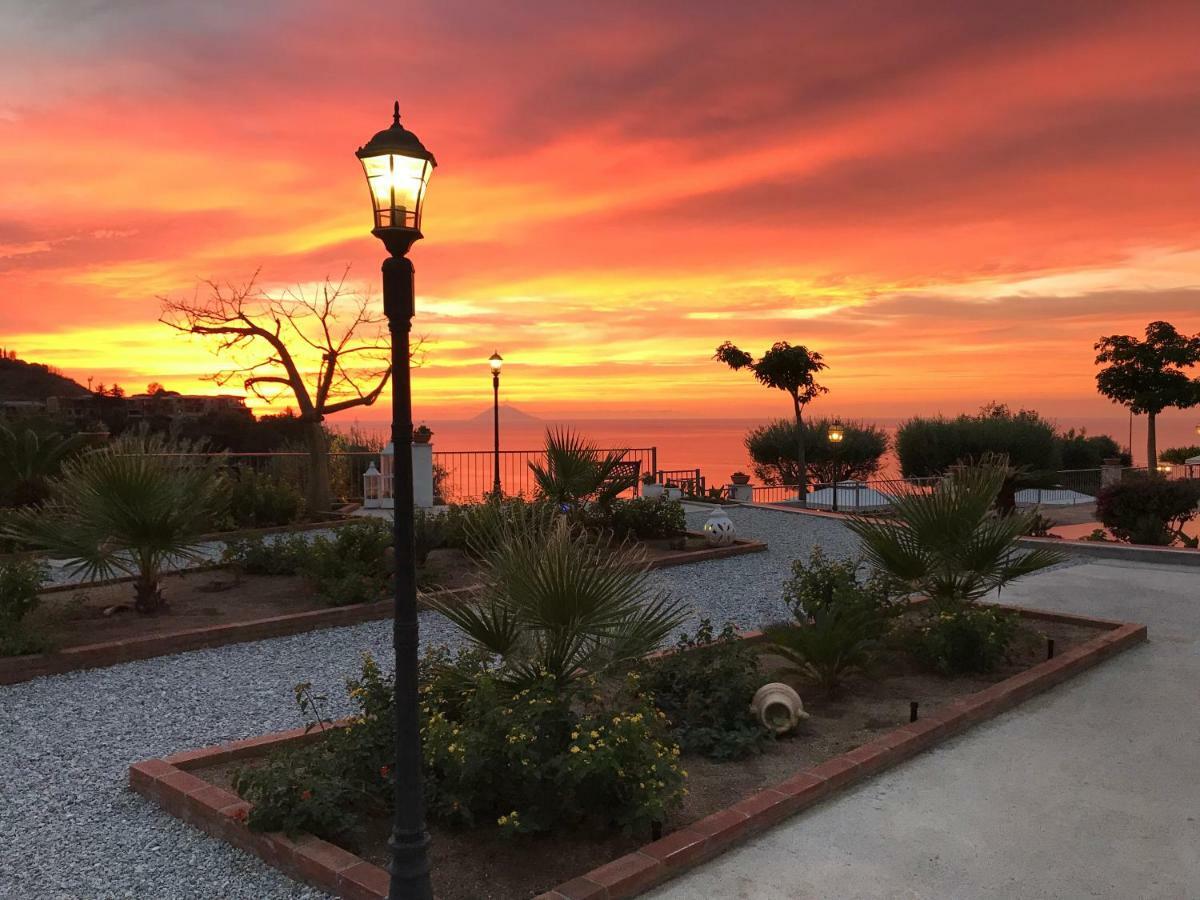 Villa Del Conte Drapia Esterno foto